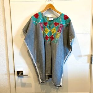 EXQUISITE RARE Mi Golondrina grey handwork poncho top — S— so so beautiful y’all